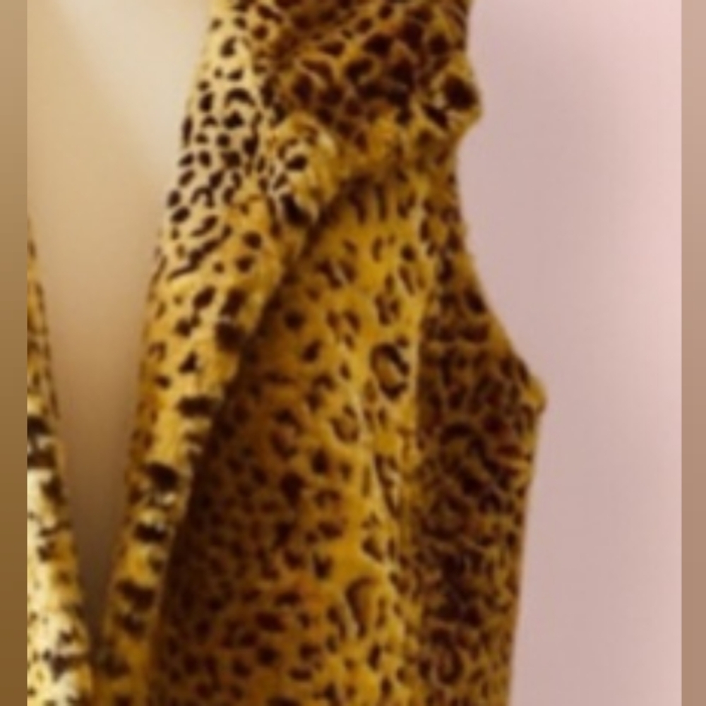 Cozy Vest. Leopard Faux Fur. Size: XL. Looks Like New!!! - Picture 2 of 6